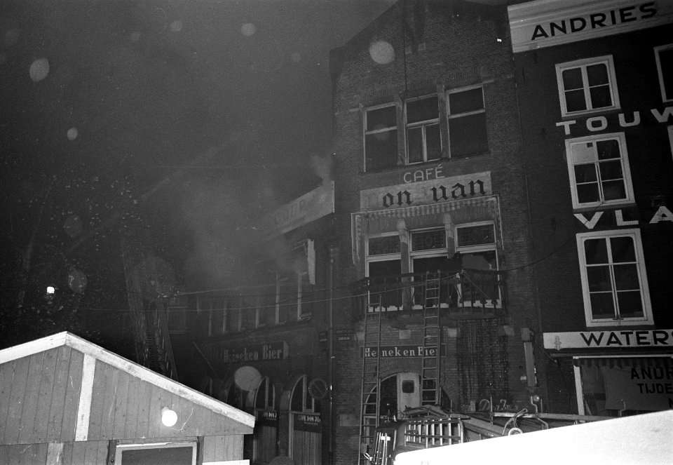 Brand in Plaza-bioscoop in Kalverstraat te Amsterdam, Bestanddeelnr 925-5332