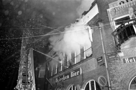 Brand in Plaza-bioscoop in Kalverstraat te Amsterdam, Bestanddeelnr 925-5329
