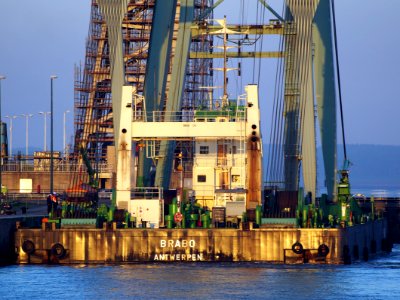 Brabo (crane barge) 800T - ENI 06105424, Port of Antwerp pic1 photo