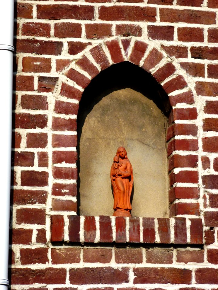 Brachterbeek (Maasgouw)Mariabeeld in nis, Rector Hendrixstraat 7