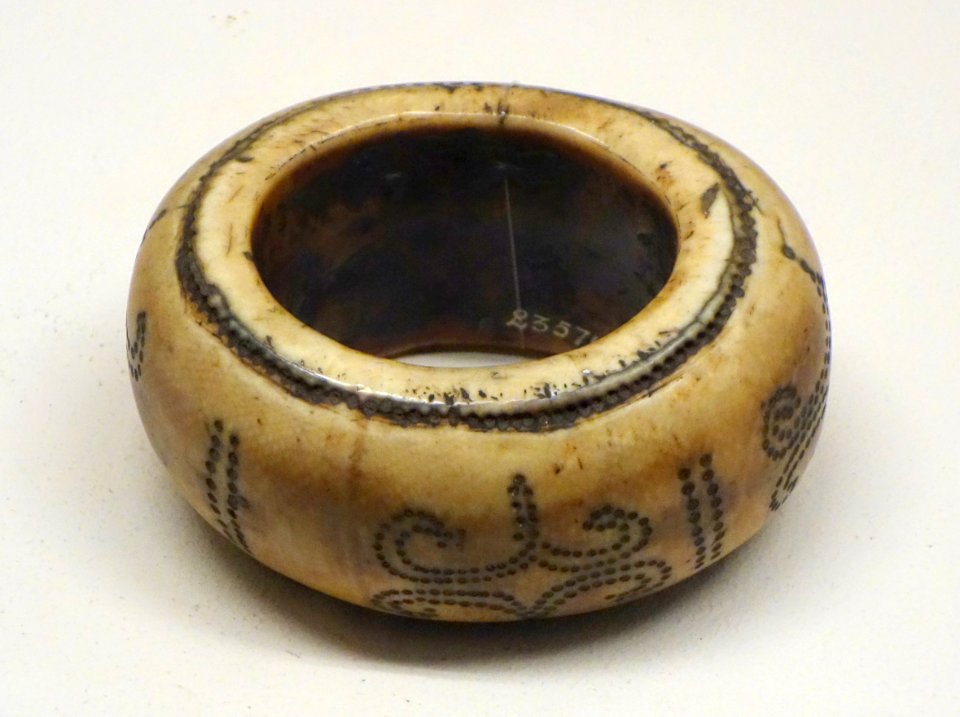 Bracelet, ivory - Songye - Royal Museum for Central Africa - DSC06418