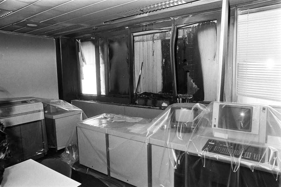 Brand in het ministerie van Justitie in Den Haag rook en waterschade in de com, Bestanddeelnr 932-2640