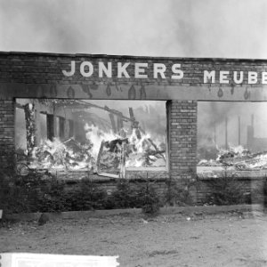 Brand in Jonkers meubelfabriek te Oldebroek, Bestanddeelnr 916-2192