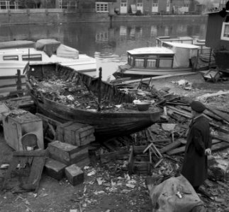 Brand in woonscheepje drie kinderen omgekomen, Bestanddeelnr 907-7804