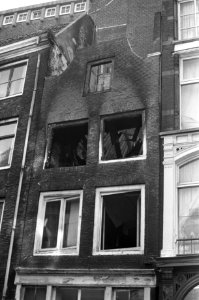 Brand in pand Antoniesbreestraat, Amstserdam, Bestanddeelnr 925-1309