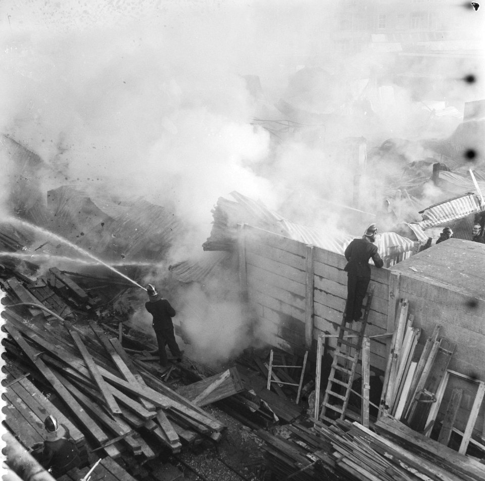 Brand in garagebedrijf aan de Visseringstraat te Amsterdam, Bestanddeelnr 909-7576