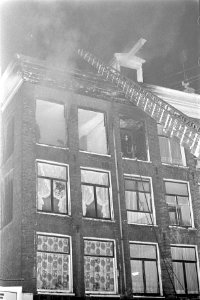 Brand in Frederik Hendrikstraat 33 Amsterdam, brandweer huis, exterieur, Bestanddeelnr 925-2774