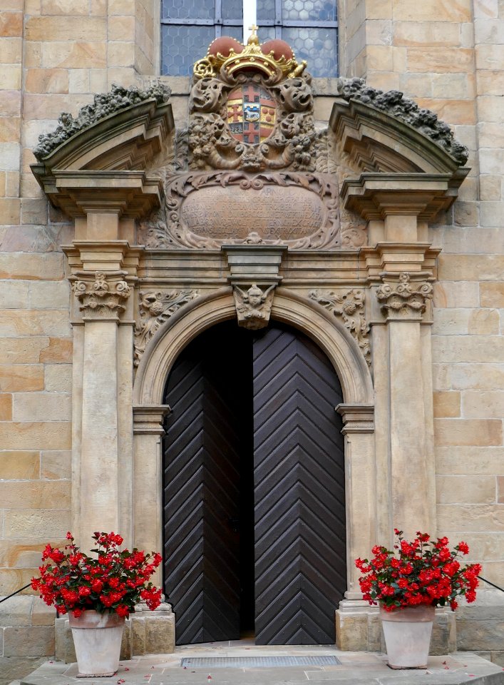 Brakel - Kapuzinerkirche - Portal