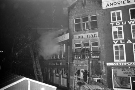 Brand in Plaza-bioscoop in Kalverstraat te Amsterdam, Bestanddeelnr 925-5333