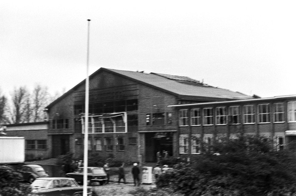 Brand in frabriekshal van British Leyland Nederland CV (voorheen autoindustrie V, Bestanddeelnr 924-0826