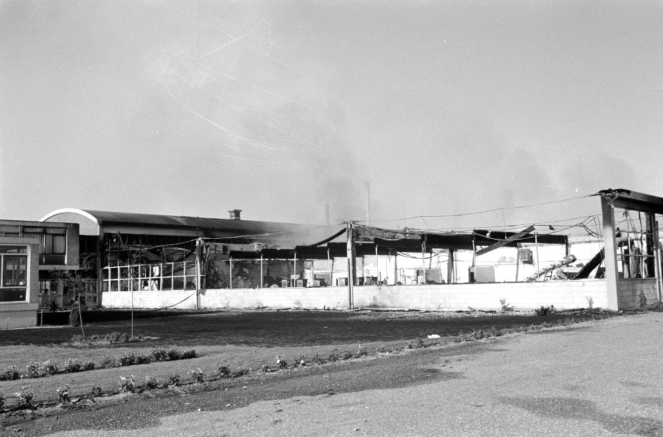Brand in gedroogde groentefabriek in Elburg. Overzicht, Bestanddeelnr 913-0442