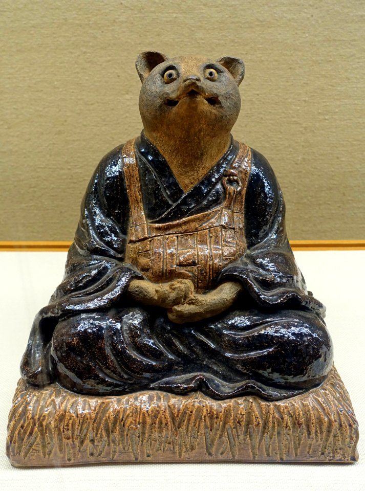 Brazier lid in raccoon dog form, by Nin'ami Dohachi, Edo period, 1800s AD, ceramic, overglaze enamel - Tokyo National Museum - Tokyo, Japan - DSC09333