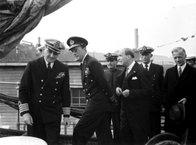 Braziliaans opleidingsschip Almirante de Saldanhas in Amsterdam. Bezoek van p…, Bestanddeelnr 902-4344