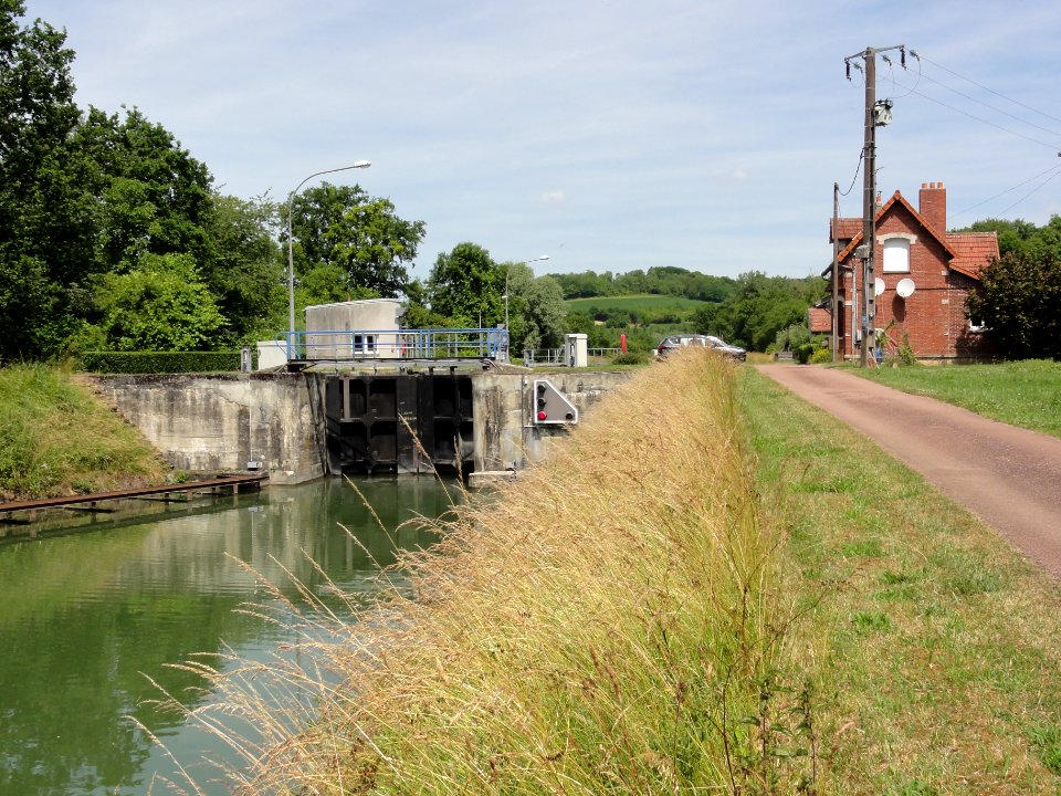 Braye-en-Laonnois (Aisne) Canal de l'Oise à l'Aisne, écluse nr 10 de Moulin-Brulé