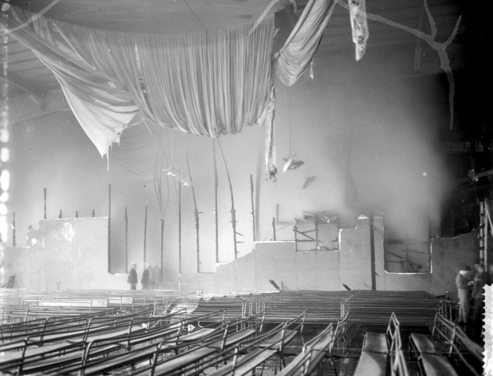 Brand in Du Midi aan de Apollolaan te Amsterdam Interieur verbrandde bioscoop, Bestanddeelnr 908-9154