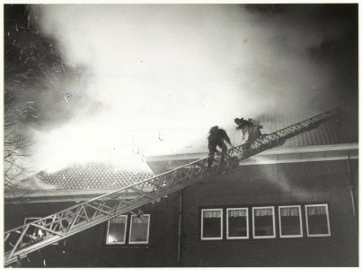 Brand in de Jacobaschool. NL-HlmNHA 54006929