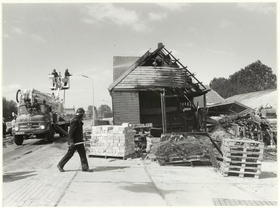 Brand in Aalsmeerderbrug. NL-HlmNHA 54016671