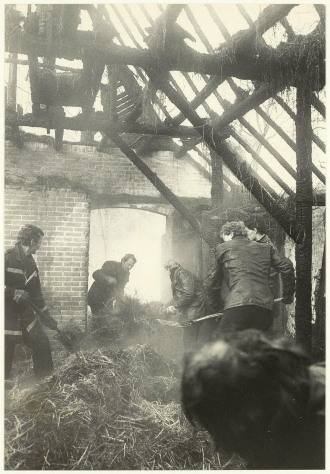 Brand in de schuur in de Hertenkamp. NL-HlmNHA 54025705