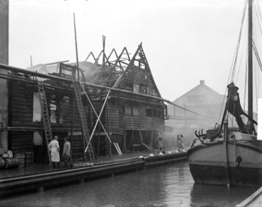 Brand bij Duyvis, Koog aan de Zaan, Bestanddeelnr 903-9194