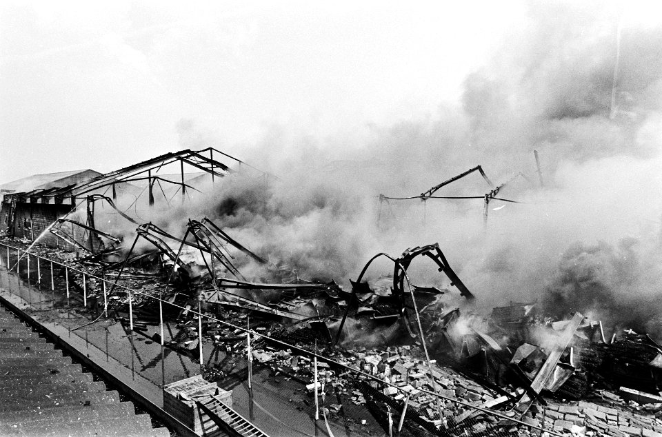 Brand op industrieterrein Swifterband (gemeente Dronten) overzicht Documentnu, Bestanddeelnr 930-8582