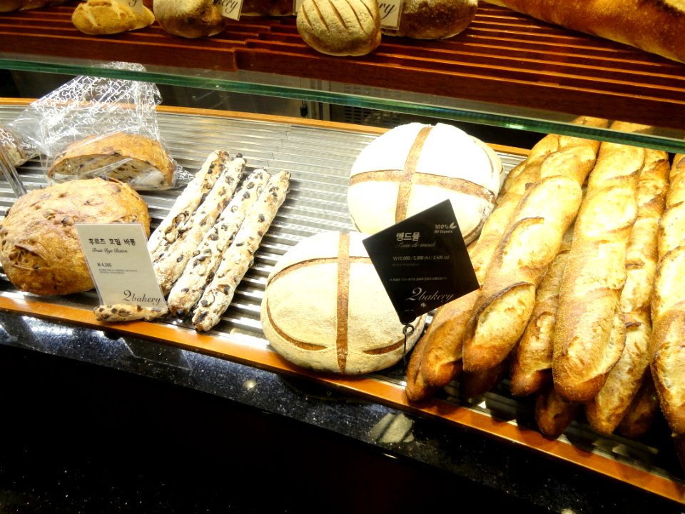 Bread in Seoul, Korea - DSC00772