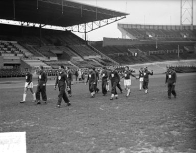 Braziliaanse voetbalclub in Stadion Amsterdam (persplaats), Bestanddeelnr 904-5135