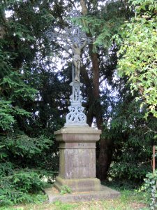 Braye-en-Thiérache (Aisne) croix de chemin, Val Saint Pierre