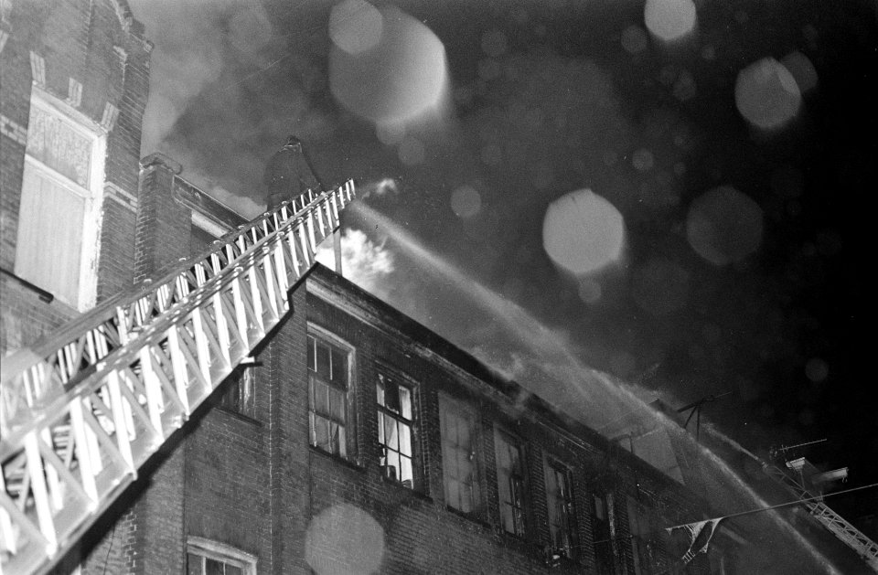 Brand in atelier en pakhuis in Govert Flinckstraat in Amsterdam, Bestanddeelnr 923-4073