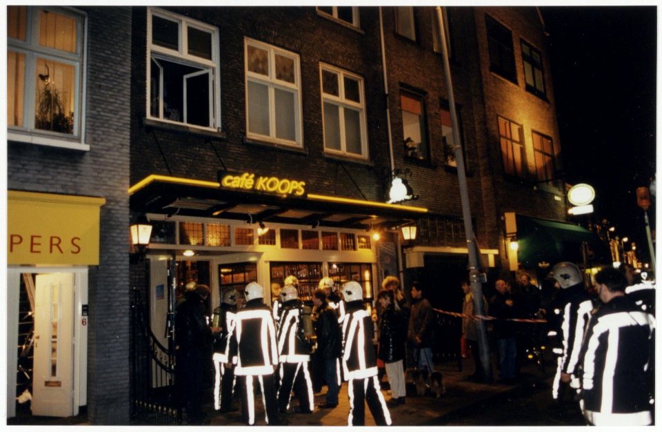 Brand in Café Koops aan de Damstraat. NL-HlmNHA 54036418