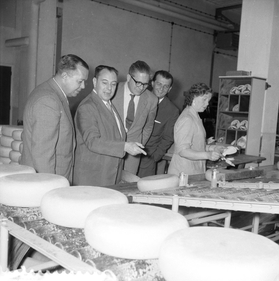 Braziliaanse minister van Landbouw in Nederland dr Mario Meneghetti bezoekt zui, Bestanddeelnr 909-7767