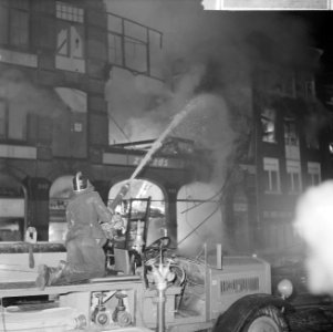 Brand in Spuistraat te Amsterdam bij de Fa. Westor, Bestanddeelnr 914-7321