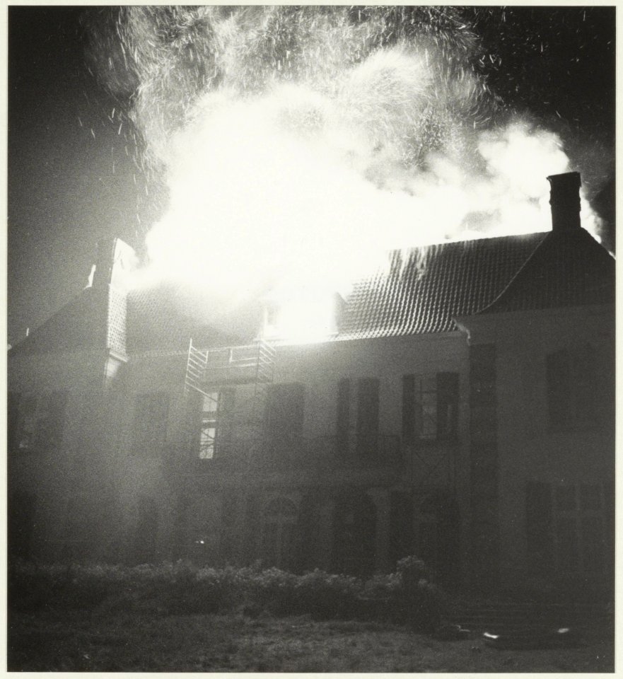 Brand in villa Belvedère, Bloemendaalseweg 6 in Overveen op 14 augustus 1983. NL-HlmNHA 54021391