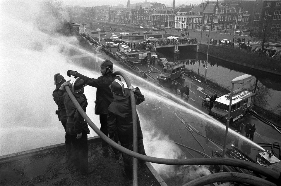Brand in supermarkt te Haarlem, Bestanddeelnr 926-1205