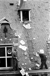 Brand in Tropenmuseum, gedeelte van dak werd verwoest, Bestanddeelnr 917-5562
