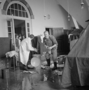 Brand in Tropenmuseum, gedeelte van dak werd verwoest, Bestanddeelnr 917-5559