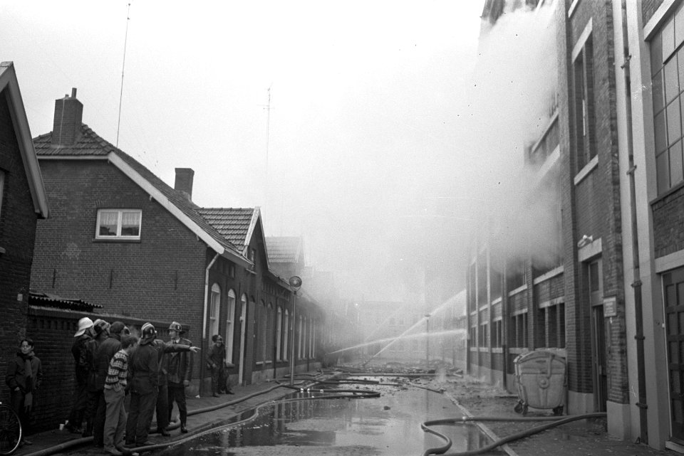Brand in sigarenfabriek Karel I , Eindhoven afgebrande Karel I fabriek, Bestanddeelnr 924-2821