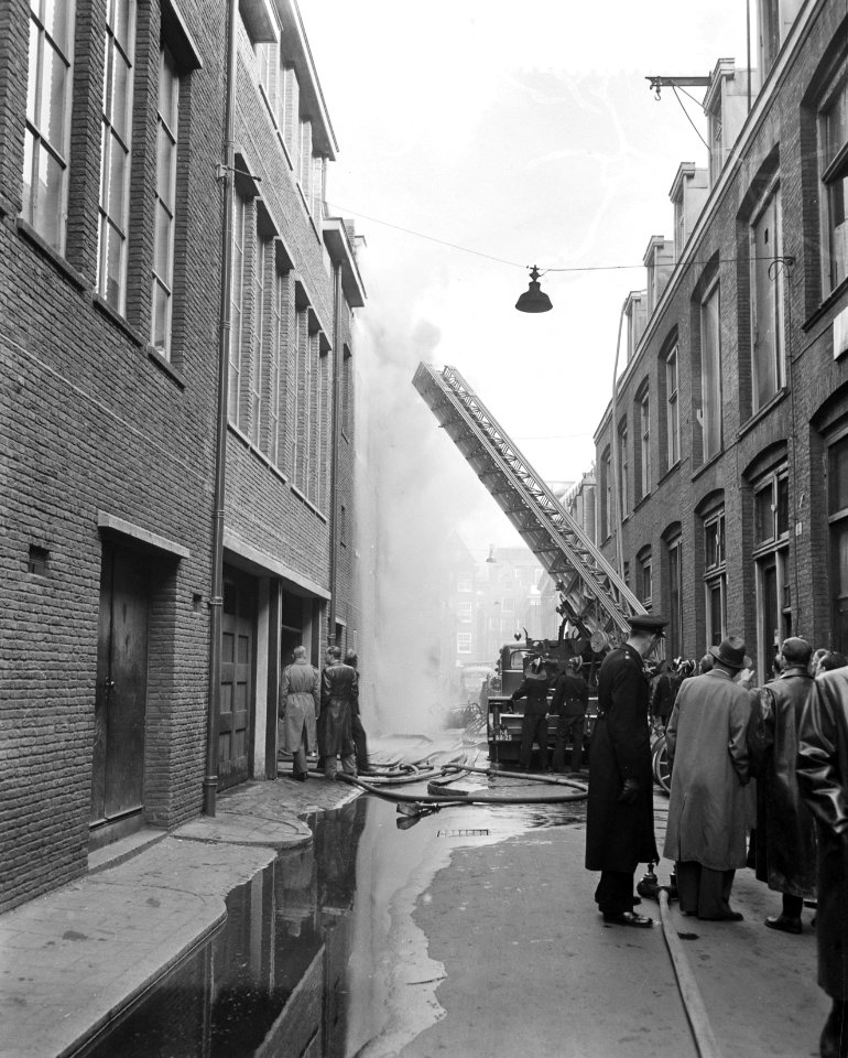 Brand Brocades en Stheeman, Farmaceutische fabriek, Eerste Passeerdersdwarsstraa, Bestanddeelnr 907-7163