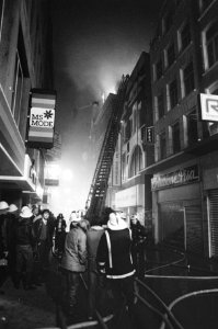 Brandweer 's nachts in actie, Bestanddeelnr 932-4594
