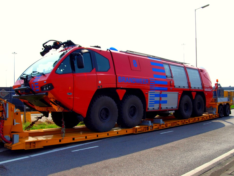 Brandweer Amsterdam Airport (Schiphol) p1 at Port of Rotterdam 05April2009 05April2009 photo