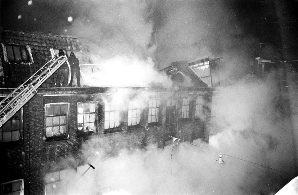 Brand in atelier en pakhuis in Govert Flinckstraat in Amsterdam, Bestanddeelnr 923-4070