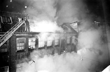 Brand in atelier en pakhuis in Govert Flinckstraat in Amsterdam, Bestanddeelnr 923-4070