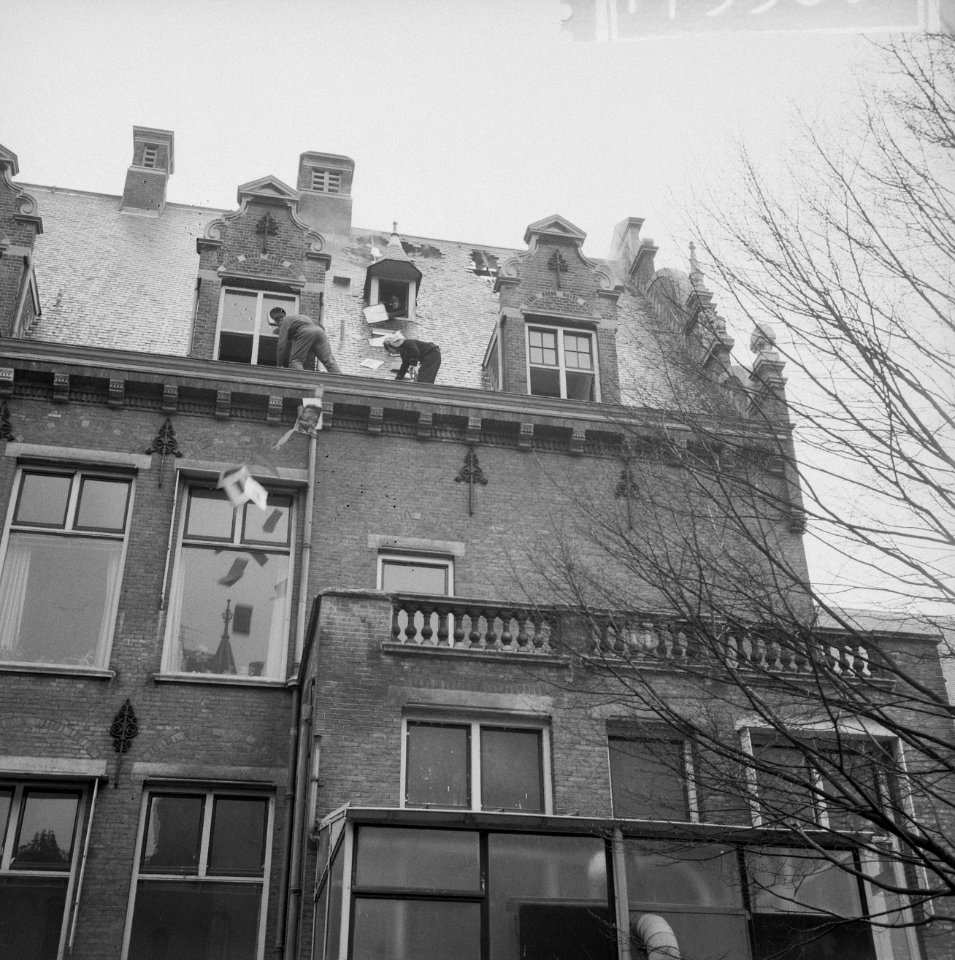 Brand in Tropenmuseum, gedeelte van dak werd verwoest, Bestanddeelnr 917-5561