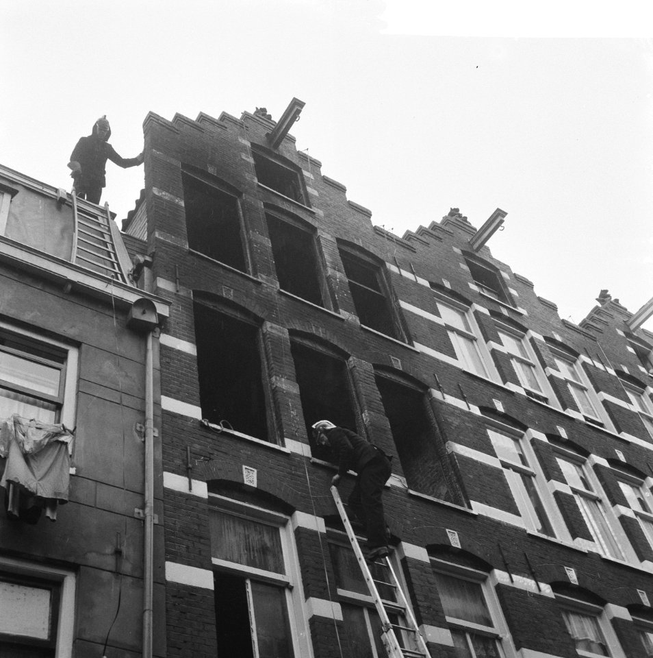 Brand in de Bethanienstraat te Amsterdam, de uitgebrande huizen, Bestanddeelnr 918-7502