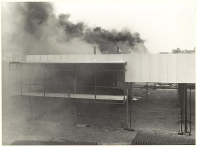 Brand in de bedrijfshal van 'de Waert Services b.v. aan de Drukkersweg. NL-HlmNHA 54025719