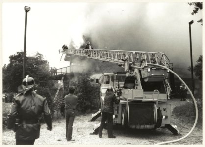 Brand in restaurant De Hoeve. NL-HlmNHA 54011426