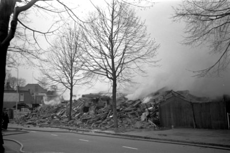 Brand in sigarenfabriek Karel I , Eindhoven, Bestanddeelnr 924-2826
