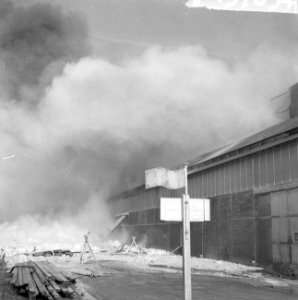 Brand in Superfosfaatfabriek in Vlaardingen De blussingswerkzaamheden, Bestanddeelnr 915-7054
