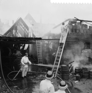 Brand in verffabriekje in Overschie, Bestanddeelnr 911-3712