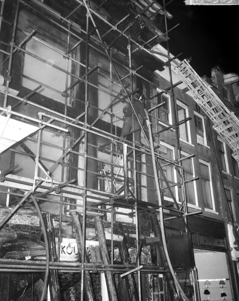 Brand op de Nieuwendijk pand no. 132, brand op Nieuwendijk, Bestanddeelnr 917-0585