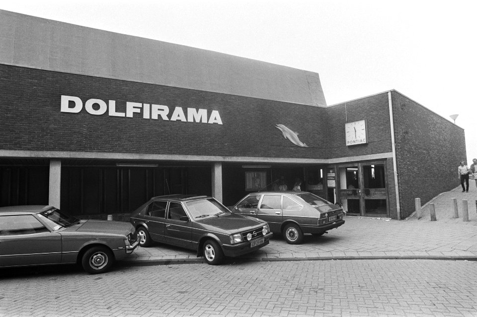 Bouwes-concern in Zandvoort exterieur Dolfirama, Bestanddeelnr 932-2506